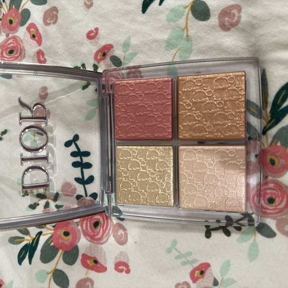 DIOR BACKSTAGE GLOW FACE PALETTE - 004 ROSE GOLD Limited Edition - Picture 9 of 12